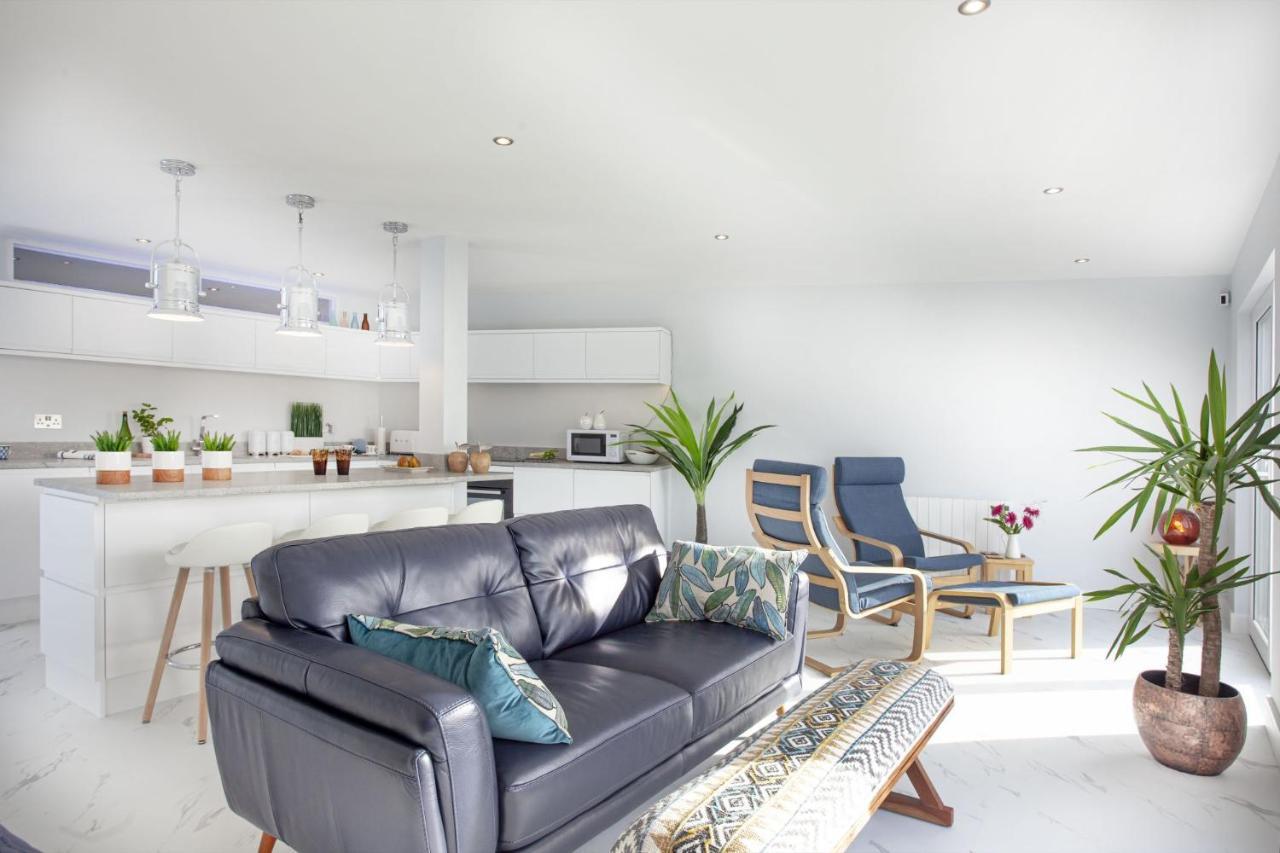 De'Nada, Vernon Court Torquay Luaran gambar